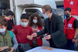 Karşıyaka Kızılay'dan İzmir depreminde yaşamını yitirenleri anma