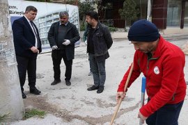 Doktor Başkan mahalle mahalle geziyor…