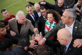 Ünsal, babasıyla KSK'yi ziyaret etti