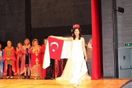 Halk Eğitim Merkezi'nden saç tasarımı defilesi...