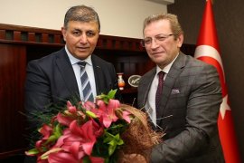 Başkan Dr. Cemil Tugay, Kaymakam Çalışır'ı ziyaret etti