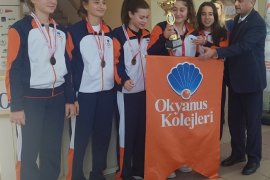 İzmir Liseler İl Tenis Birincilikleri Karşıyaka'da yapıldı