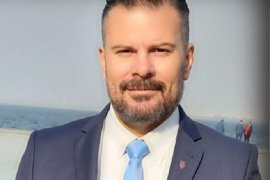 Karşıyaka’da Volkan Berber’den Askıda Tıraş Uygulaması