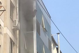 Karşıyaka Çarşı'da yangın...