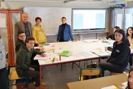 Karşıyaka'da meslek liseleri öğrencilerini ailelerle buluşturuyorlar...