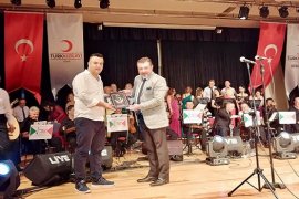 Kızılay Karşıyaka'da görkemli kutlama...