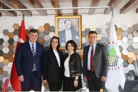 Karşıyaka ile Alaşehir kardeş şehir oldu