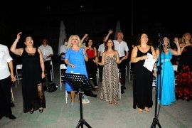 Karşıyaka Sanat Derneği 9 Eylül’ü müzikle kutladı