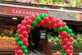 Can Kardeşler Sebze Meyve Halk Pazarı yenilenen yüzü ile Karşıyakalıların hizmetine girdi