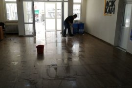 Karşıyaka Nüfus Müdürlüğü'nde olağanüstü hijyen önlemleri alındı