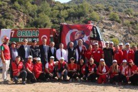 Türk Kızılay Karşıyaka Şubesi'nden Hatıra Ormanı