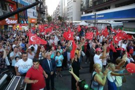 Karşıyaka'da 30 Ağustos Zafer Bayramı coşkuyla kutlandı
