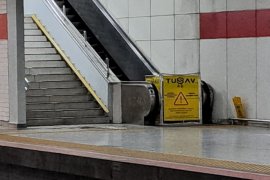 İZBAN'ın merdivenleri yürümüyor!..