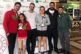 Karşıyakalı tenisçilerin Antalya çıkarması...