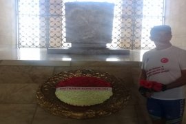 Kemal Lale Anıt Kabir'de...