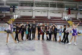 İzmir, Buz Patenine imzasını attı...