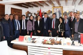 Karşıyaka ile Alaşehir kardeş şehir oldu