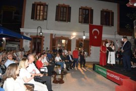 Gaziler 49 yıllık zaferi büyük coşku ile kutladı