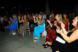 Karşıyaka Sanat Derneği 9 Eylül’ü müzikle kutladı