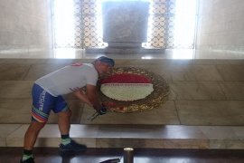 Kemal Lale Anıt Kabir'de...