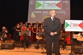 Türkülerle mest oldular…