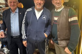 33 yıl önceki futbol şampiyonluğunu kutladılar