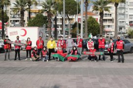 Türk Kızılay Karşıyaka Şubesi Dünya Karşıyakalılar Günü'nü kutladı