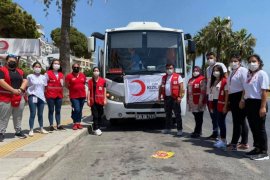 Türk Kızılay Karşıyaka ekibi yangın söndürme desteğine gitti