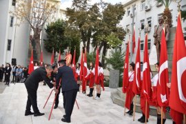 Karşıyaka, Atatürk'ü saygıyla andı