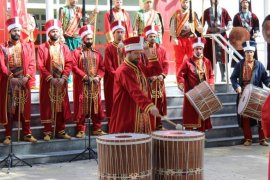Karşıyaka Halk Eğitim Merkezi 2071 Mehteran Bölüğü'nden harika kutlama