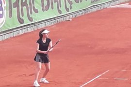 Karşıyakalı tenisçi Miray, 16 Yaş tek ve çiftlerde Türkiye Şampiyonu oldu