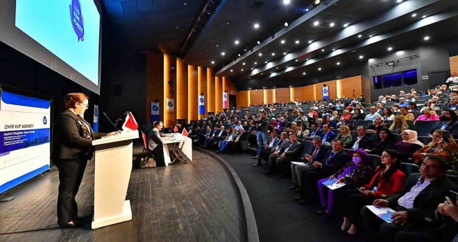 İzmir Kent Konseyi'nin yeni başkanı Nilay Kökkılınç