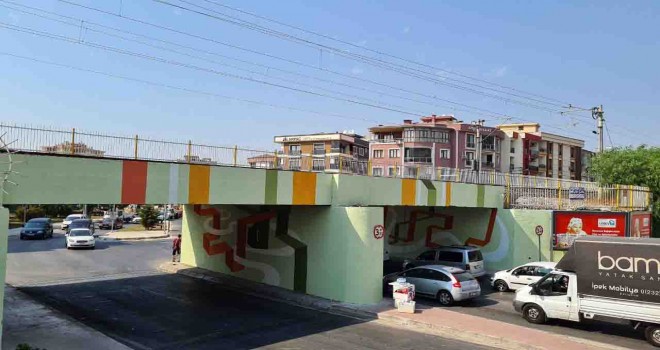 Alt geçitlere renk geldi