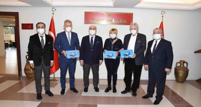 İzmir İş Dünyası bu kez öğrenciler için kenetlendi