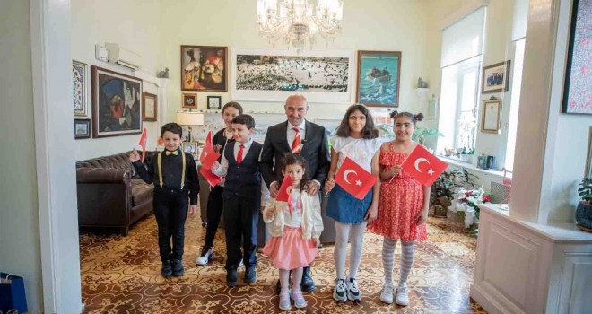 Başkan Soyer çocukları misafir etti