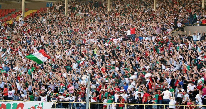 Aşı olmayanlar statlara giremeyecek