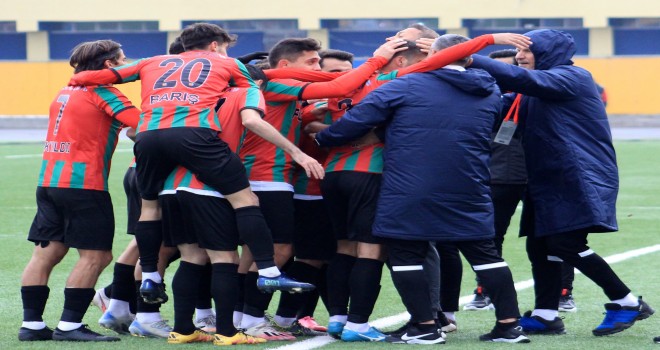 Karşıyaka, lider Fethiyespor'a konuk oluyor