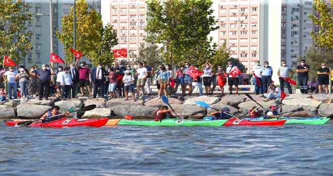 Karşıyaka'da zafere kürek çektiler