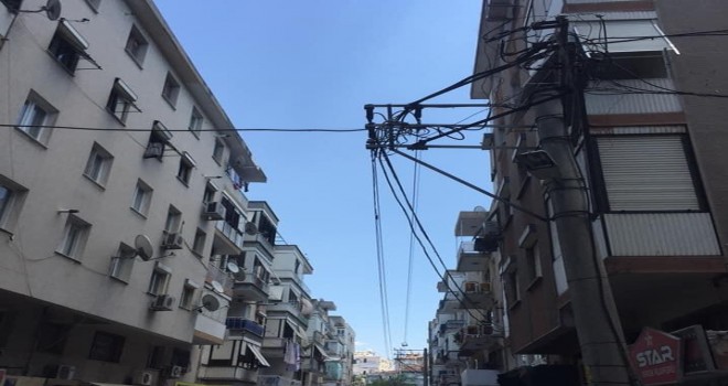 Alaybey'de oturanlar imza topluyor...