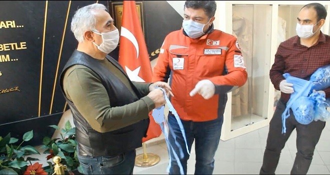 Karşıyaka Halk Eğitim Müdürlüğü'ne Türk Kızılay Karşıyaka Şubesi'nden jest...