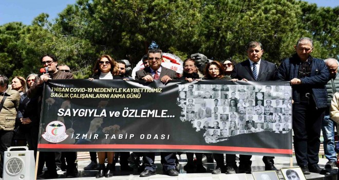 Pandemide yaşamını yitiren sağlık çalışanları Karşıyaka'da anıldı