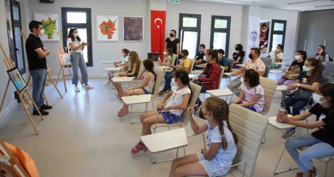 Çevreci çocuklar Efes Tarlası Yaşam Köyü'nde