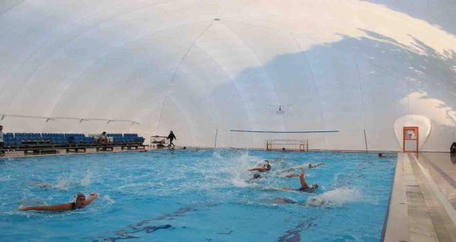 Celal Atik Yüzme Havuzu'nun üstü kapatıldı