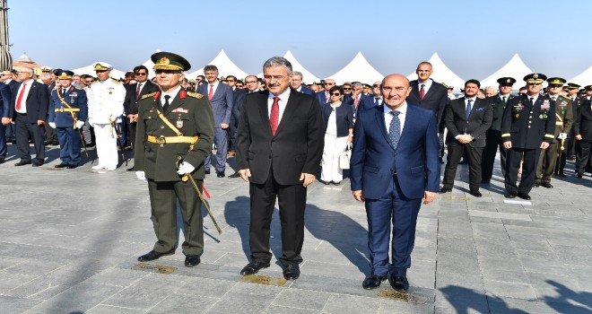 İzmir’de 30 Ağustos törenlerle kutlandı