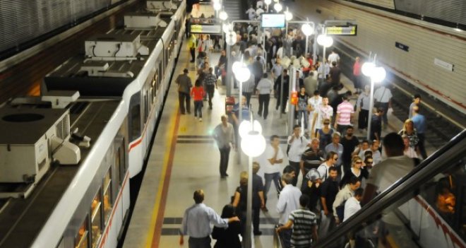 1 yılda 200 milyon yolcu taşıdı...