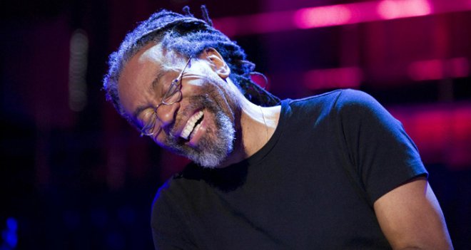 10 Grammy ödüllü Bobby McFerrin’i İzmir'de konser verecek