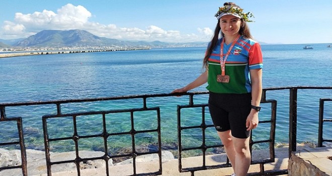 Bostanlısporlu Büşra, Milli Takım'a antrenör oldu