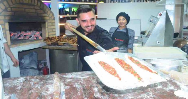 Foçalı genç şef Türk lezzetleriyle Venezüella'da