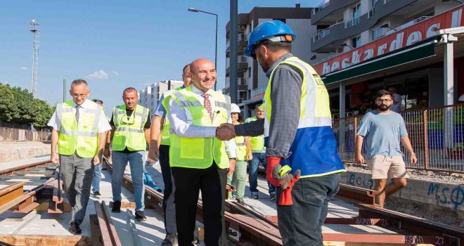 Başkan Soyer Çiğli Tramvayı inşaatında incelemelerde bulundu
