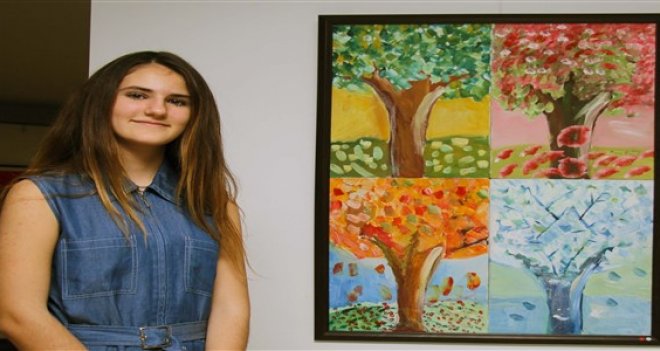 12 yaşındaki Azra, kişisel sergi açtı